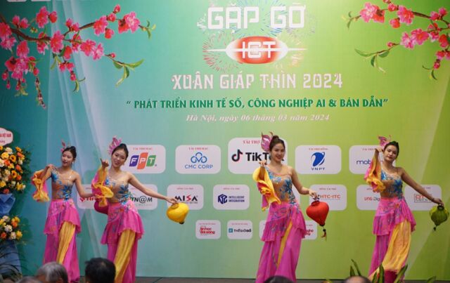 Gặp gỡ ICT 2024: “Phát triển Kinh tế số, Công nghiệp AI & Bán dẫn”- Ảnh 1.