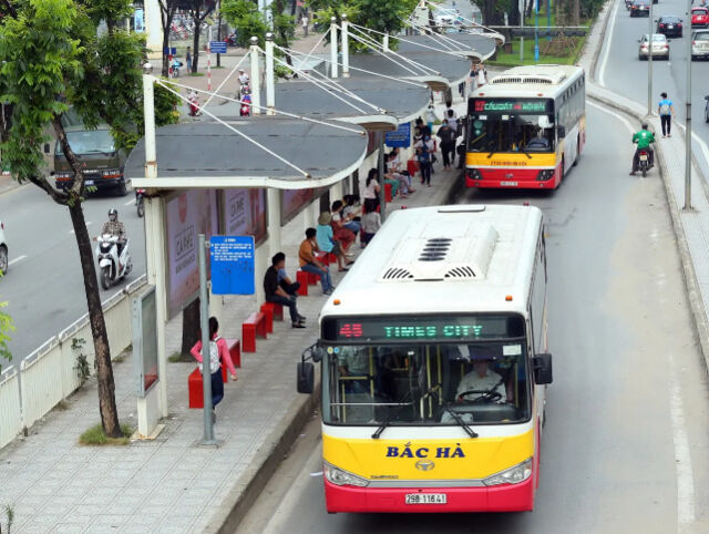 Đề xuất tăng giá vé xe buýt Hà Nội lên cao nhất 20 nghìn đồng/lượt- Ảnh 1.