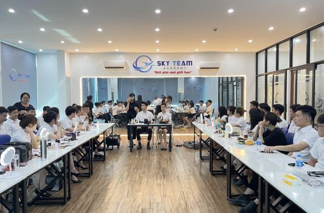 Doanh nhân Đinh Thị Dung và con đường phát triển thương hiệu “Học viện Nhân lực Skyteam”- Ảnh 2.