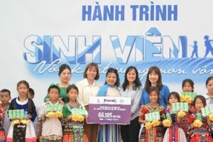 Hành trình 17 năm gieo niềm vui đến trẻ em khó khăn của Quỹ Sữa Vươn Cao Việt Nam