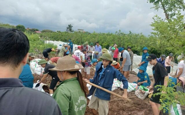 Thái Bình: Khẩn trương di dời dân tránh lũ những vùng đê xung yếu.