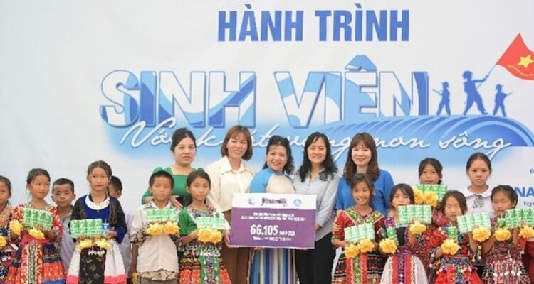 Hành trình 17 năm gieo niềm vui đến trẻ em khó khăn của Quỹ Sữa Vươn Cao Việt Nam