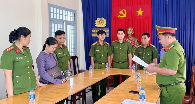 An Giang: Bắt tạm giam nhân viên ngân hàng lừa đảo chiếm đoạt hơn 1,2 tỷ đồng