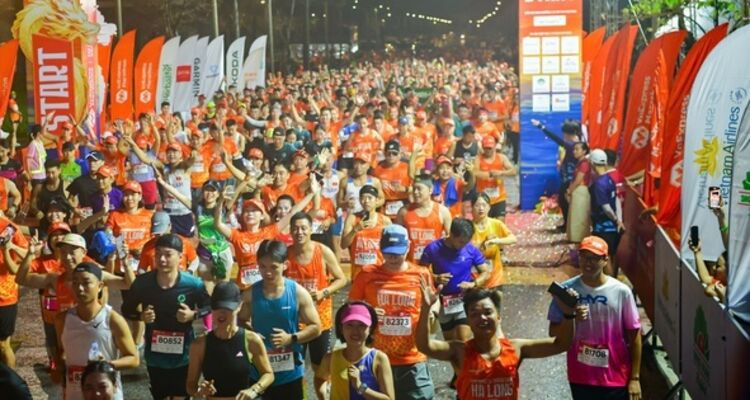 Giải chạy VnExpress Marathon Hạ Long 2024 thu hút 9.000 vận động viên