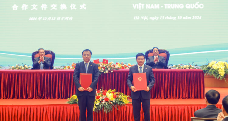 Việt Nam - Trung Quốc trao 10 văn kiện hợp tác quan trọng