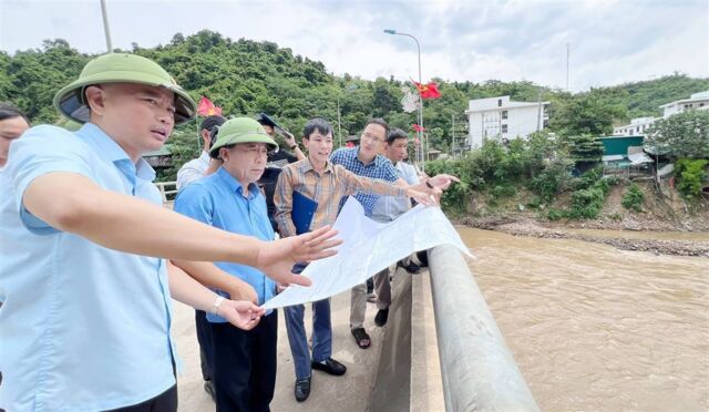 Nghệ An: Lãnh đạo UBND tỉnh kiểm tra, chỉ đạo công tác ứng phó bão số 3- Ảnh 1.