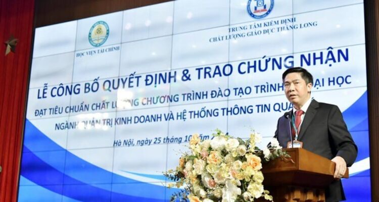 Công bố Quyết định và trao Chứng nhận đạt tiêu chuẩn kiểm định chất lượng đào tạo tại Học viện Tài chính