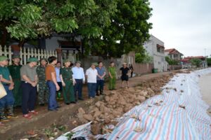 Kiểm tra công tác ứng phó với mưa lũ tại huyện Ba Vì