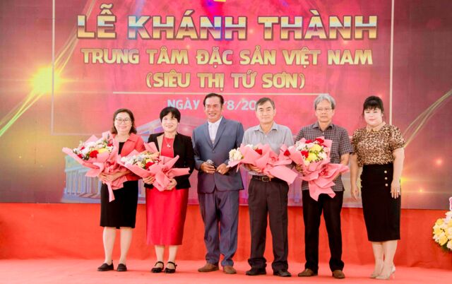 Khánh thành Trung tâm Đặc sản Việt Nam - Du lịch - Nông nghiệp tại Siêu thị Tứ Sơn Châu Đốc- Ảnh 8.