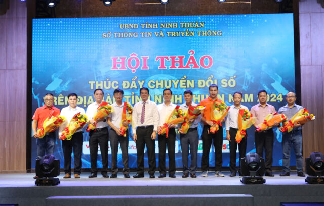 Ninh Thuận: Đẩy mạnh chuyển đổi số để thúc đẩy phát triển kinh tế, xã hội- Ảnh 4.