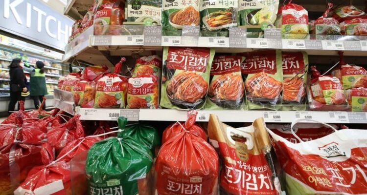 Từ thép đến kimchi, Hàn Quốc đứng trước 'cú sốc' hàng giá rẻ Trung Quốc