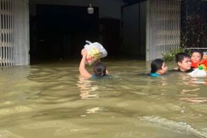 Hà Nội: Kiểm tra, rà soát, chủ động sơ tán người dân khi mưa lớn, lũ sông đang lên trở lại