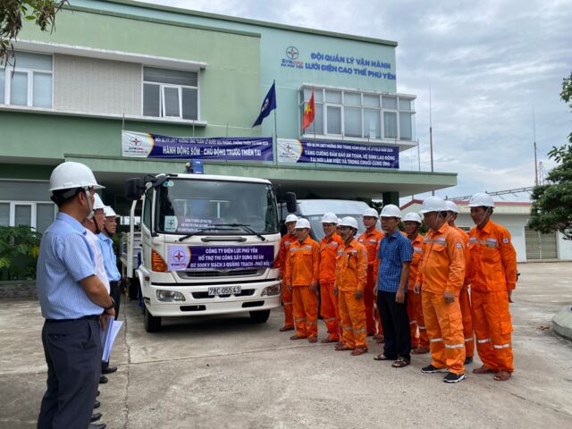 EVNCPC điều thêm nhân lực hỗ trợ thi công xây dựng dự án đường dây 500kV mạch 3- Ảnh 1.