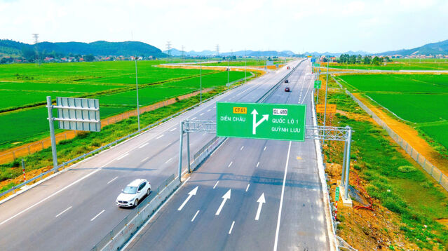 Phê duyệt điều chỉnh Quy hoạch mạng lưới đường bộ thời kỳ 2021 - 2030, tầm nhìn đến năm 2050- Ảnh 1.