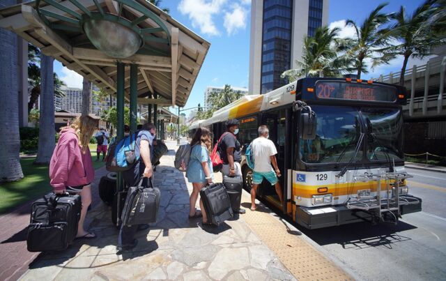 Xe bus điện là phương tiện công cộng phổ biến tại Honolulu, Hawaii