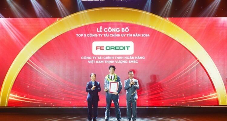 FE CREDIT khẳng định vị thế dẫn đầu trong Top 5 Công ty Uy tín Ngành Tài chính năm 2024