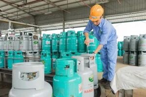 Giá gas bán lẻ trong nước tăng tháng thứ tư