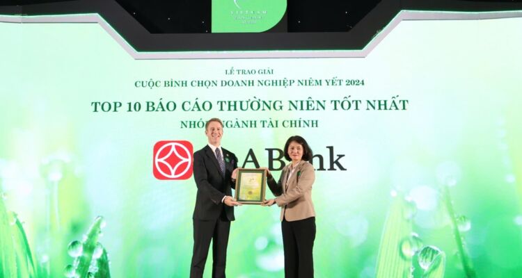 SeABank dẫn đầu Top 10 doanh nghiệp Quản trị công ty tốt nhất (Midcap) tại VLCA 2024