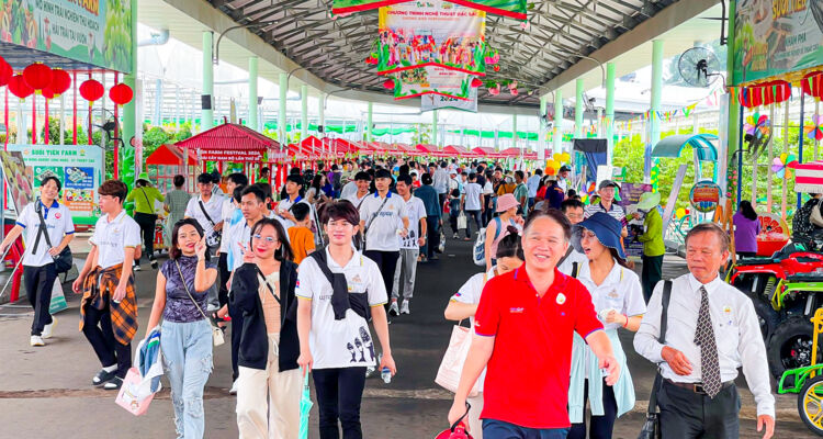 TP.HCM đón hơn 35 triệu lượt du khách trong 10 tháng